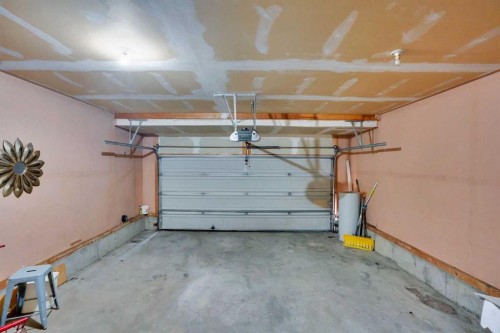 17 Taracove Crescent Ne, Calgary, AB - Indoor Photo Showing Garage
