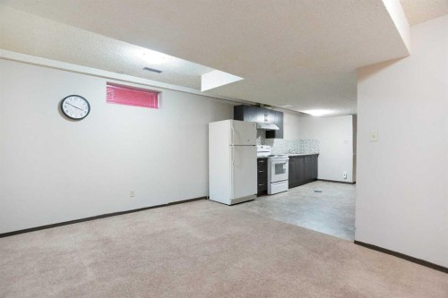 17 Martindale Drive Ne, Calgary, AB - Indoor