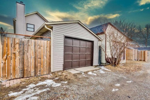 17 Martindale Drive Ne, Calgary, AB - Outdoor