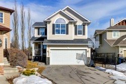 226 Cougarstone Gardens SW Calgary, AB T3H 4W6
