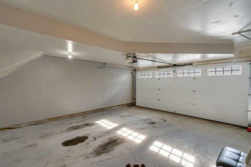 293 Skyview Ranch Road Ne, Calgary, AB - Indoor Photo Showing Garage