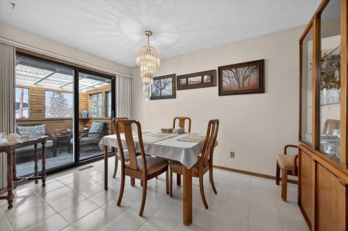 382 Ellis Crescent Se, High River, AB - Indoor Photo Showing Dining Room