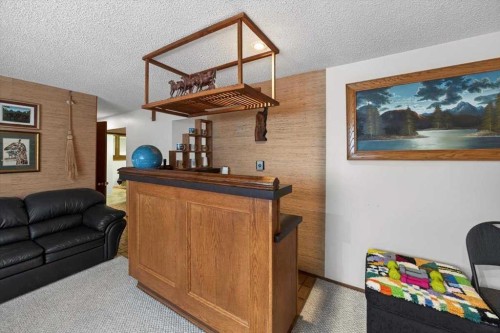 382 Ellis Crescent Se, High River, AB - Indoor Photo Showing Other Room