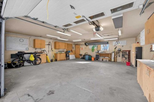 382 Ellis Crescent Se, High River, AB - Indoor Photo Showing Garage