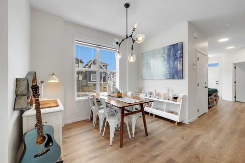 84 Magnolia Common Se, Calgary, AB - Indoor Photo Showing Dining Room