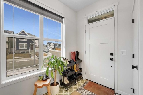 84 Magnolia Common Se, Calgary, AB - Indoor Photo Showing Other Room