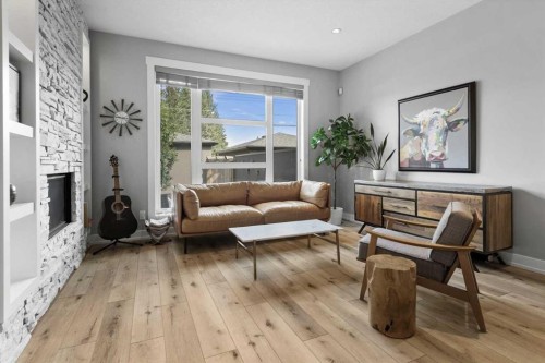 2316 22 Street Nw, Calgary, AB - Indoor Photo Showing Living Room