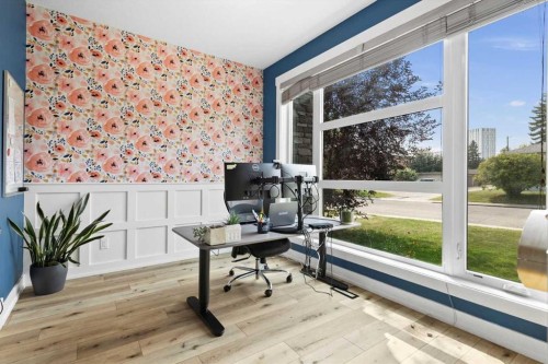 2316 22 Street Nw, Calgary, AB - Indoor Photo Showing Office