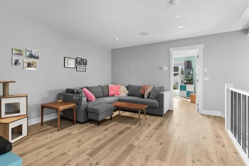 2316 22 Street Nw, Calgary, AB - Indoor Photo Showing Living Room