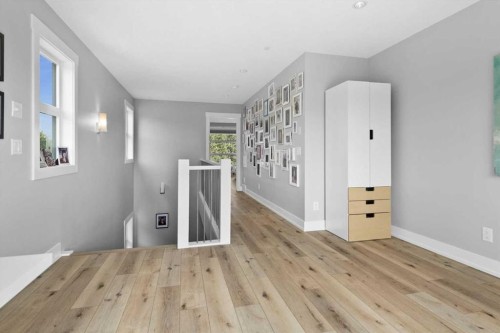 2316 22 Street Nw, Calgary, AB - Indoor Photo Showing Other Room