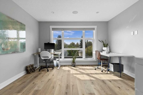 2316 22 Street Nw, Calgary, AB - Indoor