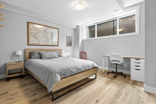2316 22 Street Nw, Calgary, AB - Indoor Photo Showing Bedroom