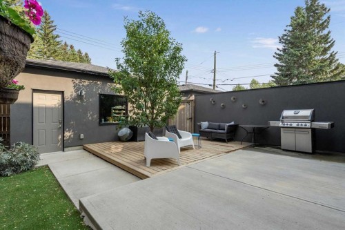 2316 22 Street Nw, Calgary, AB - Outdoor
