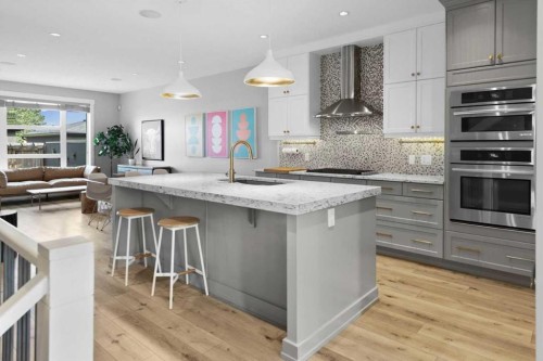 2316 22 Street Nw, Calgary, AB - Indoor Photo Showing Kitchen With Upgraded Kitchen