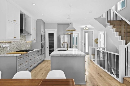 2316 22 Street Nw, Calgary, AB - Indoor Photo Showing Kitchen With Upgraded Kitchen