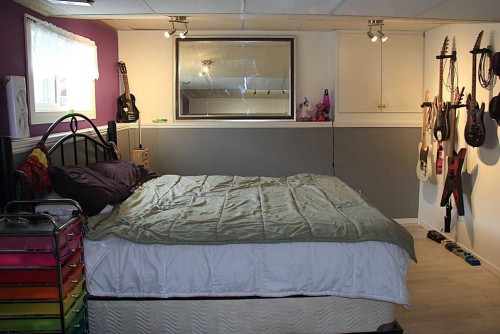 52 Fallingworth Court, Calgary, AB - Indoor Photo Showing Bedroom