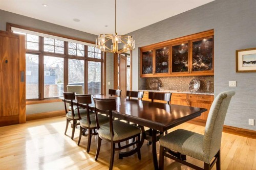 623 Madison Avenue Sw, Calgary, AB - Indoor Photo Showing Dining Room