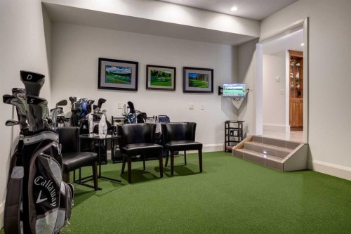 623 Madison Avenue Sw, Calgary, AB - Indoor Photo Showing Other Room