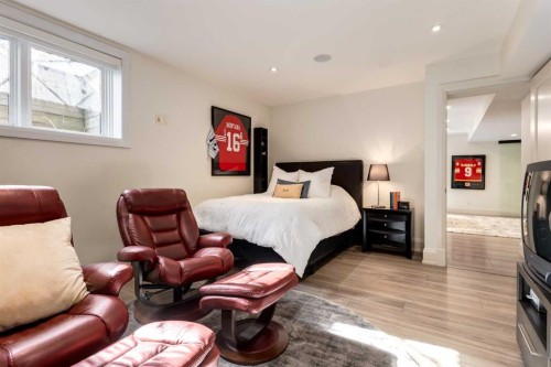 623 Madison Avenue Sw, Calgary, AB - Indoor Photo Showing Bedroom