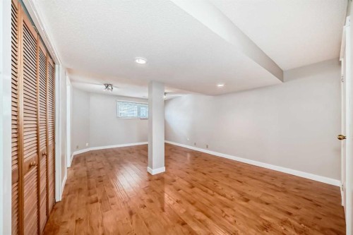 72 Whitehaven Road Ne, Calgary, AB - Indoor Photo Showing Other Room