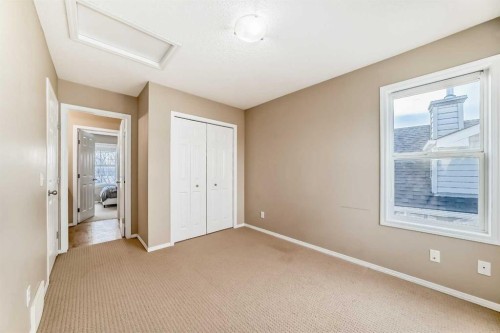 136 Everglen Road Sw, Calgary, AB - Indoor Photo Showing Other Room