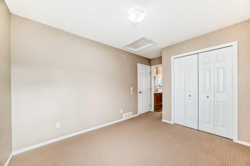 136 Everglen Road Sw, Calgary, AB - Indoor Photo Showing Other Room