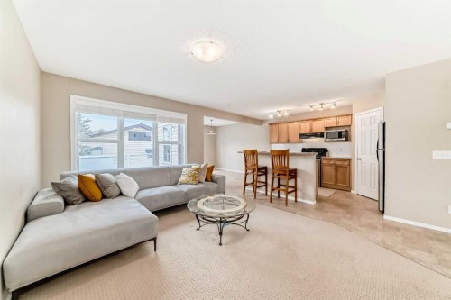 136 Everglen Road Sw, Calgary, AB - Indoor Photo Showing Living Room