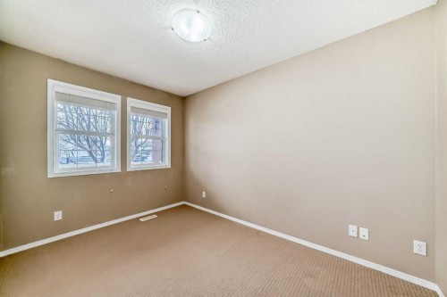 136 Everglen Road Sw, Calgary, AB - Indoor Photo Showing Other Room