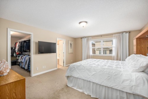 596 Everbrook Way Sw, Calgary, AB - Indoor Photo Showing Bedroom