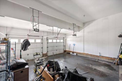 596 Everbrook Way Sw, Calgary, AB - Indoor Photo Showing Garage