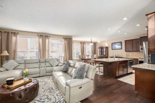 596 Everbrook Way Sw, Calgary, AB - Indoor Photo Showing Living Room