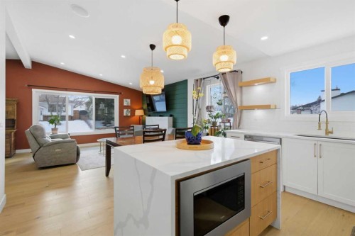 428 Queen Anne Way Se, Calgary, AB - Indoor Photo Showing Kitchen With Upgraded Kitchen