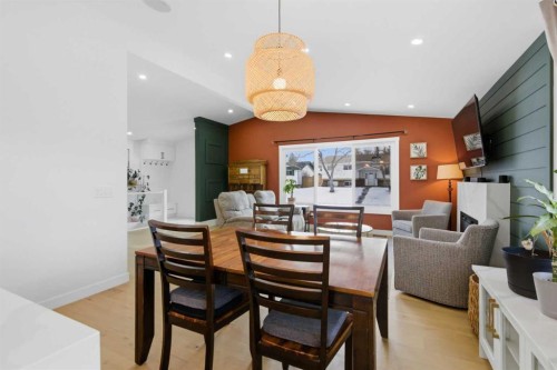 428 Queen Anne Way Se, Calgary, AB - Indoor