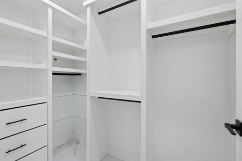 428 Queen Anne Way Se, Calgary, AB - Indoor With Storage