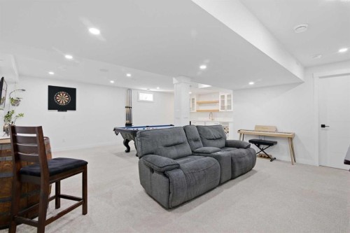 428 Queen Anne Way Se, Calgary, AB - Indoor