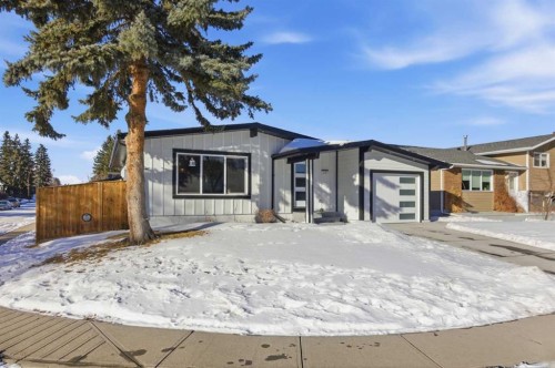 428 Queen Anne Way Se, Calgary, AB - Outdoor