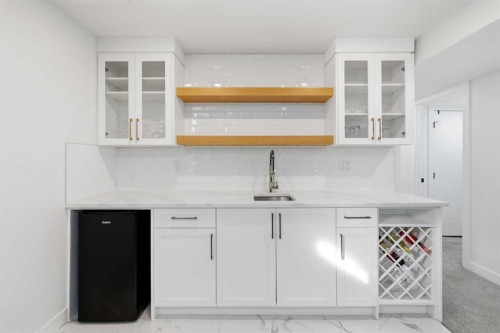 428 Queen Anne Way Se, Calgary, AB - Indoor Photo Showing Other Room