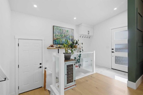 428 Queen Anne Way Se, Calgary, AB - Indoor Photo Showing Other Room