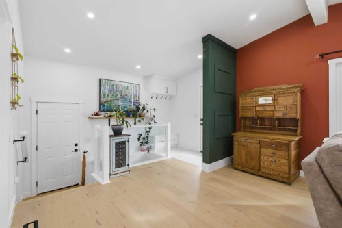 428 Queen Anne Way Se, Calgary, AB - Indoor Photo Showing Other Room