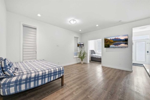 15 Corner Meadows Common Ne, Calgary, AB - Indoor Photo Showing Bedroom