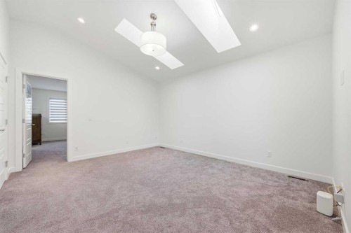 15 Corner Meadows Common Ne, Calgary, AB - Indoor Photo Showing Other Room
