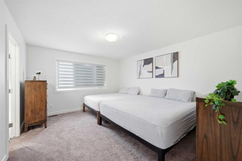 15 Corner Meadows Common Ne, Calgary, AB - Indoor Photo Showing Bedroom