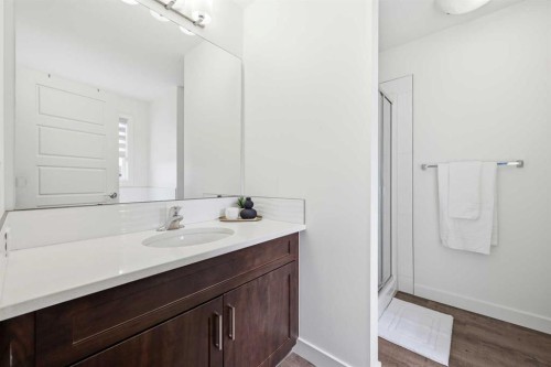 15 Corner Meadows Common Ne, Calgary, AB - Indoor Photo Showing Bathroom