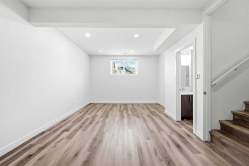 15 Corner Meadows Common Ne, Calgary, AB - Indoor Photo Showing Other Room