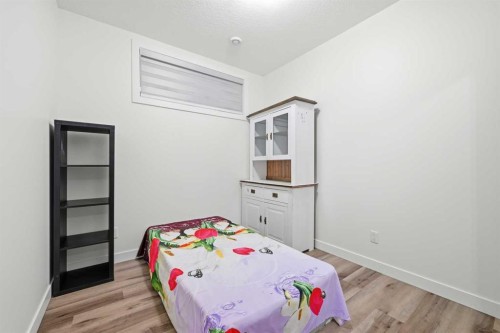 15 Corner Meadows Common Ne, Calgary, AB - Indoor Photo Showing Bedroom