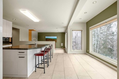 16 Stratton Place Sw, Calgary, AB - Indoor Photo Showing Kitchen