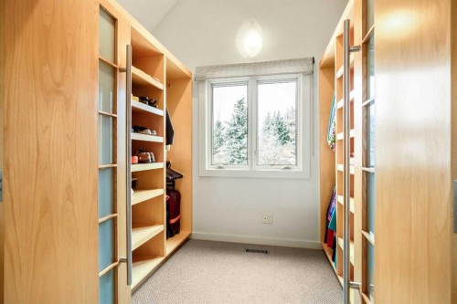 16 Stratton Place Sw, Calgary, AB - Indoor Photo Showing Other Room