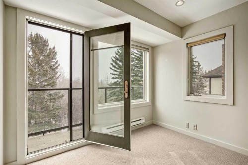 16 Stratton Place Sw, Calgary, AB - Indoor Photo Showing Other Room