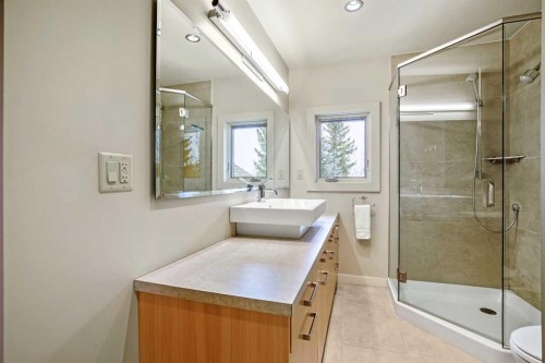 16 Stratton Place Sw, Calgary, AB - Indoor Photo Showing Bathroom
