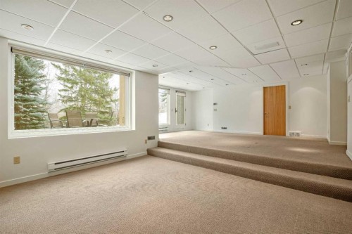 16 Stratton Place Sw, Calgary, AB - Indoor Photo Showing Other Room